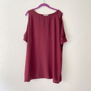 Woman Maroon Peep Shoulder Tunic